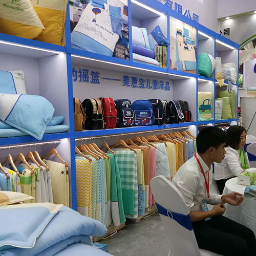 如何選擇幼兒園校服品牌？校服廠(chǎng)家