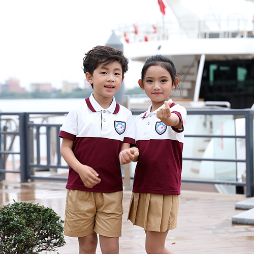 園服定做幼兒園園服面料含棉的標準和洗滌