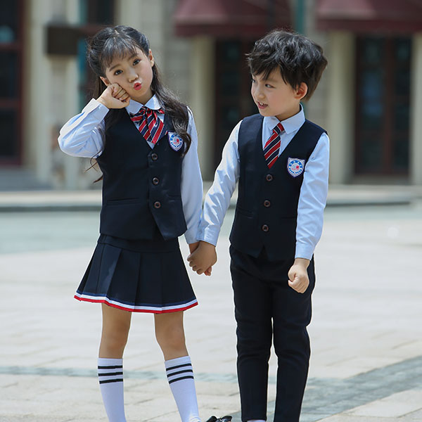 為什么幼兒園要統一幼兒園校服？